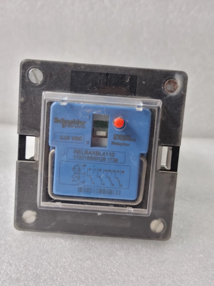 SCHNEIDER ELECTRIC RELBAXBL4110 110 VDC CONTACTS IN POSITION RELAYAUX (USED)